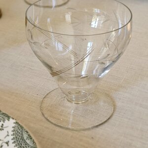 Ensemble de 4 verres à eau en verre ciselé "Adeline"