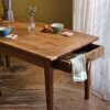 Table de ferme ancienne en noyer – Pièce unique rénovée | ORANE – Image 16