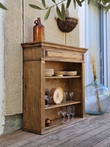 Vaisselier ancien en bois brut - Pièce unique rénovée | ELISE