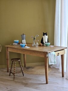 Table de ferme ancienne en noyer – Pièce unique rénovée | ORANE