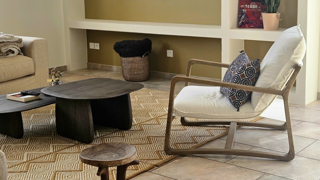 Éléments chinés et objets décoratifs apportant authenticité et caractère à l’espace – coaching déco C.Rêves Intérieurs.