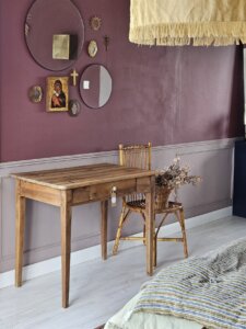 Table/Bureau ancien en noyer rénové | EMILE