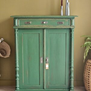 Cabinet ancien en sapin patine vert Metsä | Hector