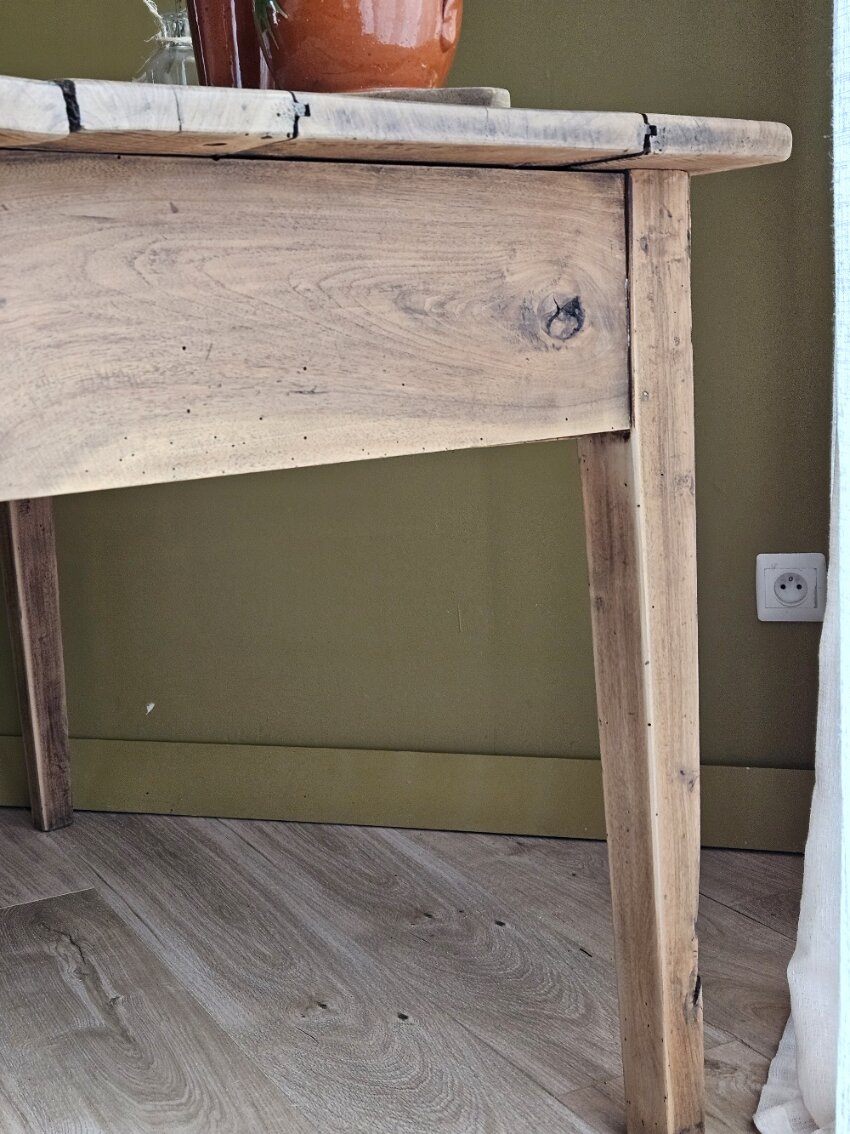 Table ancienne en noyer massif rénovée | GAYA – Image 17