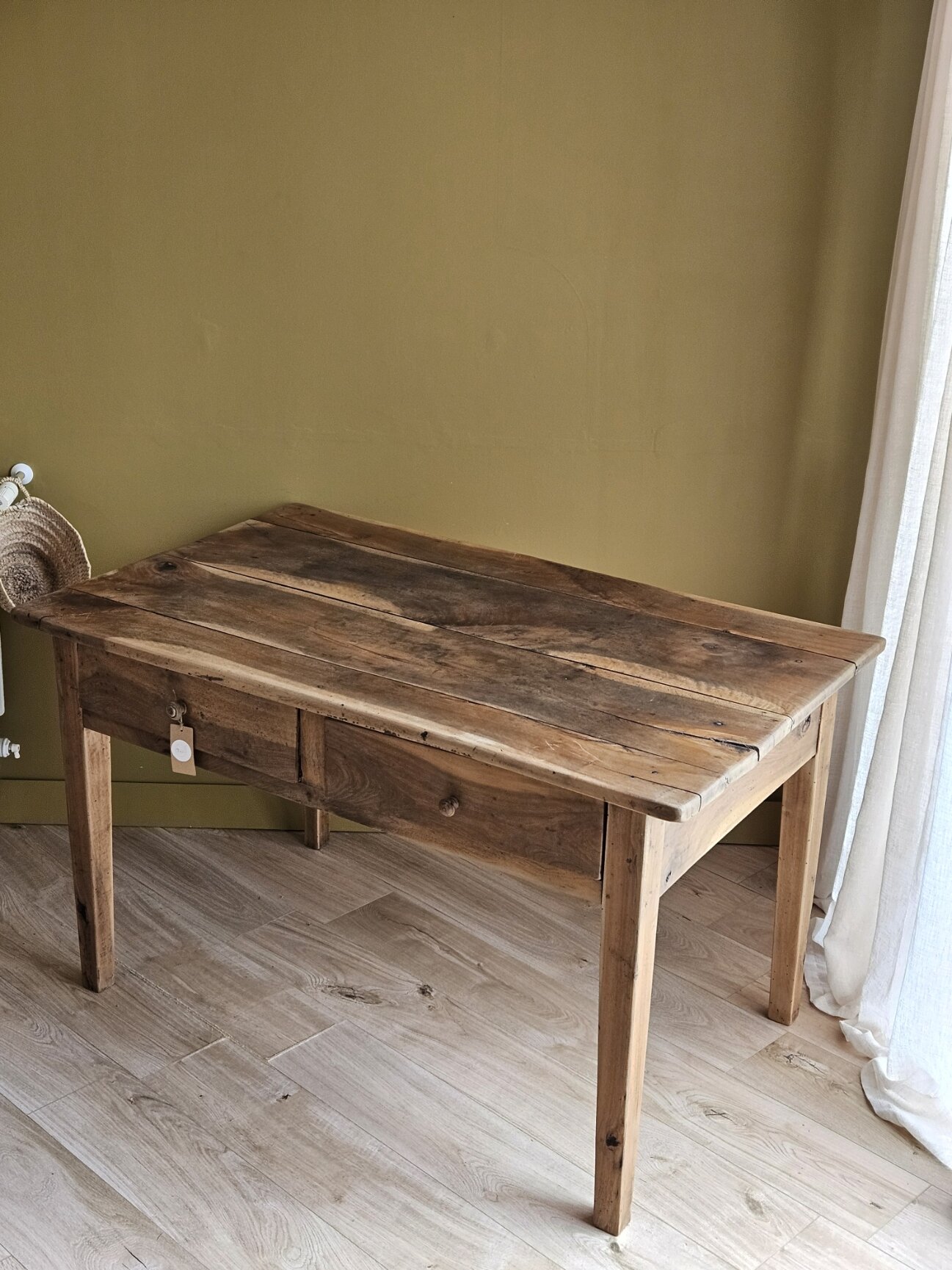 Table ancienne en noyer massif rénovée | GAYA – Image 11