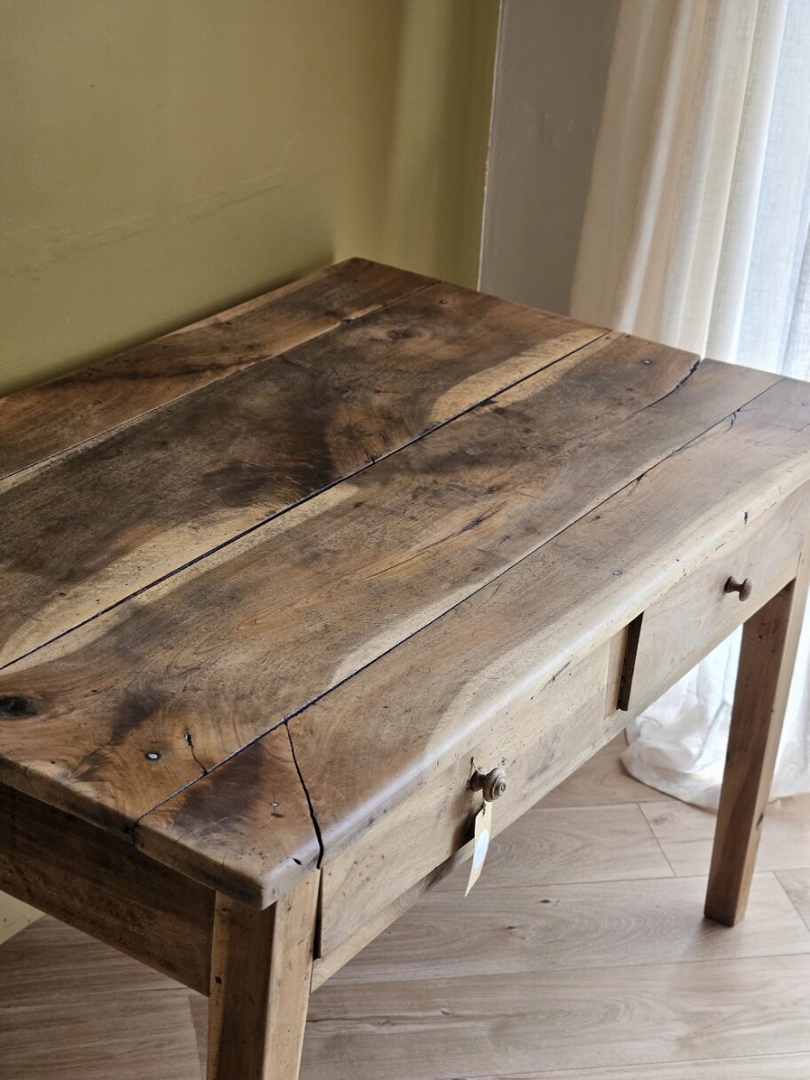 Table ancienne en noyer massif rénovée | GAYA – Image 3