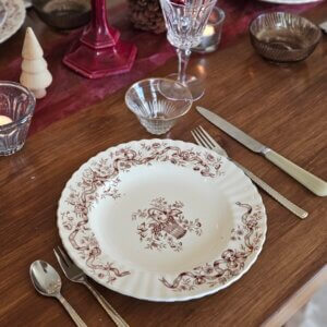 Lot de 6 assiettes plates vintage Longchamp – Modèle Ruban décor Moka – 24,5 cm – Pièces rares