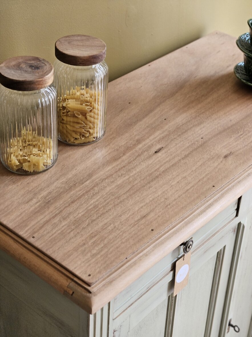 Buffet parisien vintage patiné en bois massif | LEONIE – Image 19