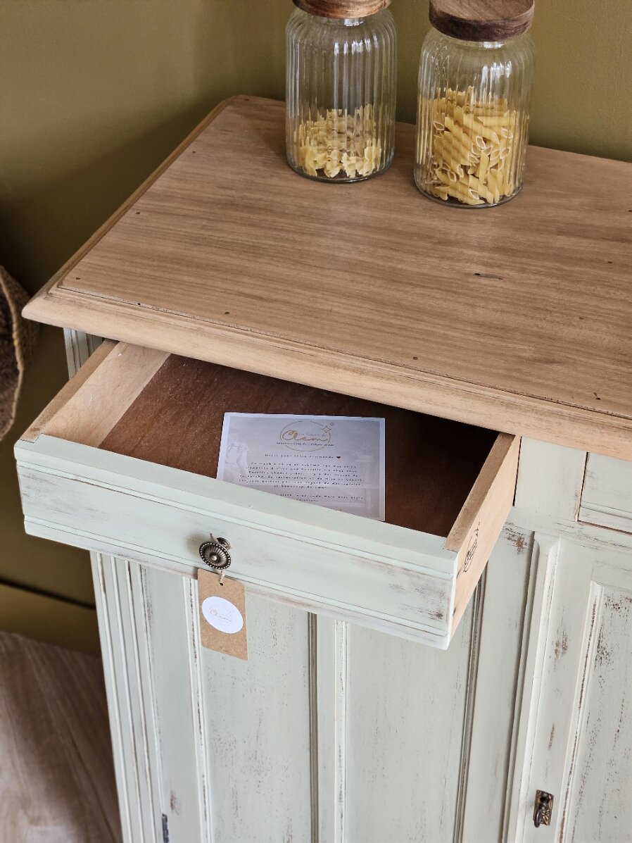 Buffet parisien vintage patiné en bois massif | LEONIE – Image 10