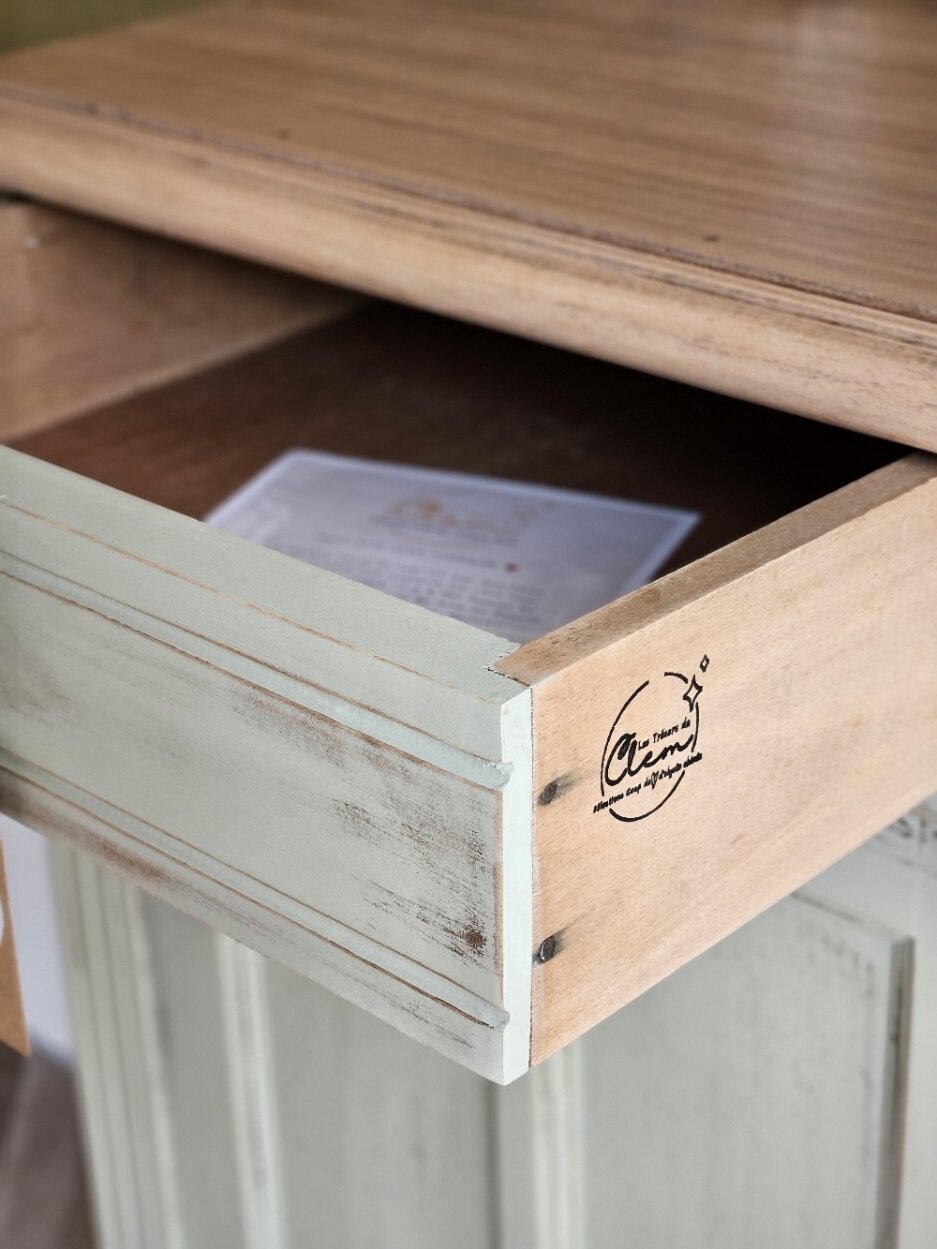 Buffet parisien vintage patiné en bois massif | LEONIE – Image 20