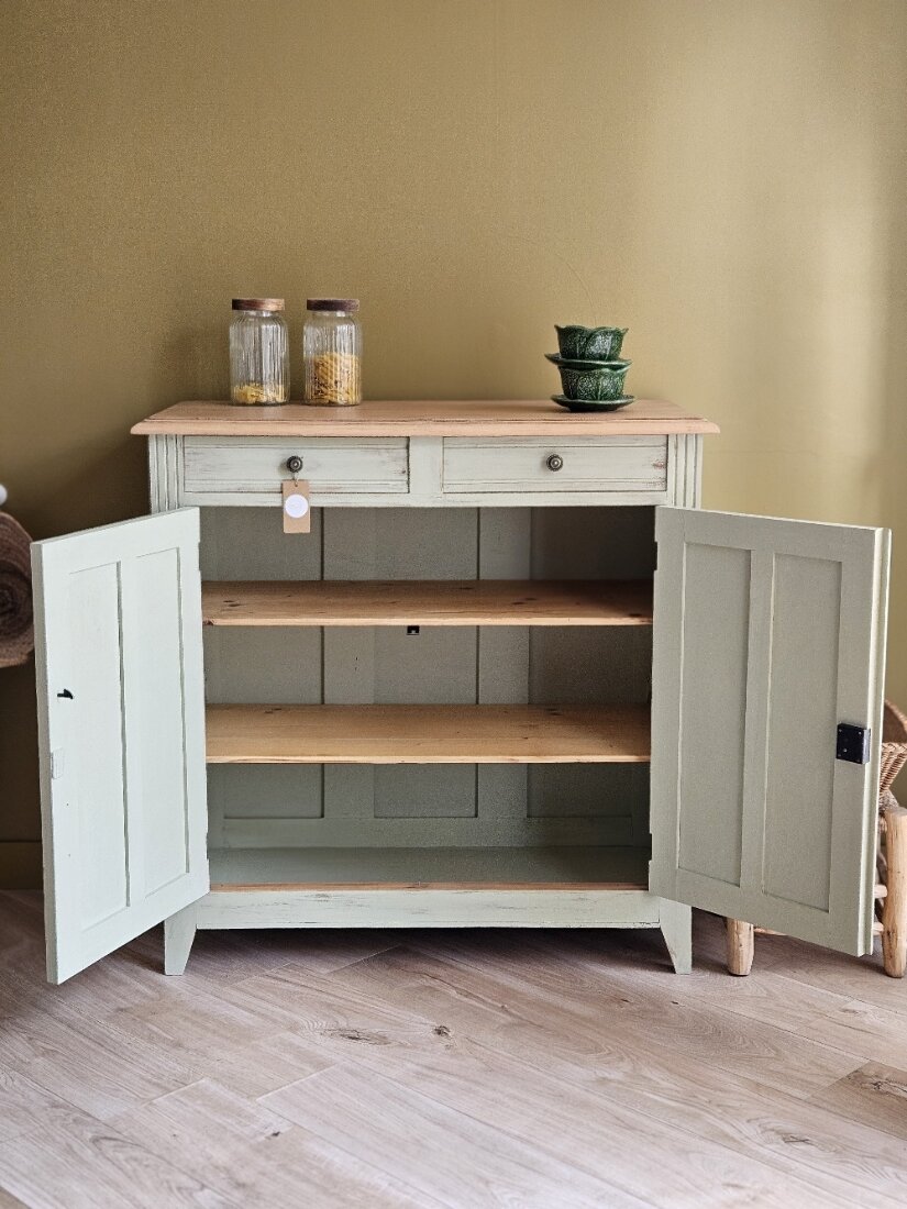 Buffet parisien vintage patiné en bois massif | LEONIE – Image 5