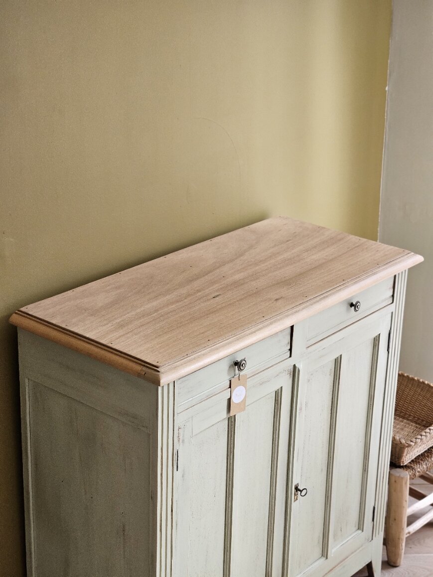 Buffet parisien vintage patiné en bois massif | LEONIE – Image 15