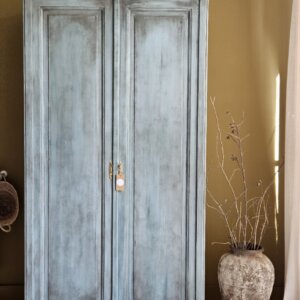 Armoire penderie Art déco chêne massif patiné | AMANDINE