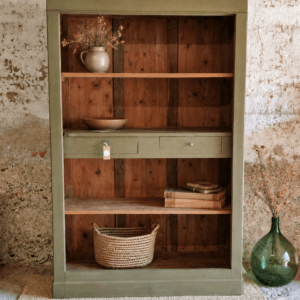 Bibliothèque ancienne en noyer rénovée “Louise” – Patine vert kaki