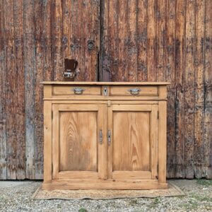 Buffet bas ancien XIXe siècle en bois massif rénové | Henry